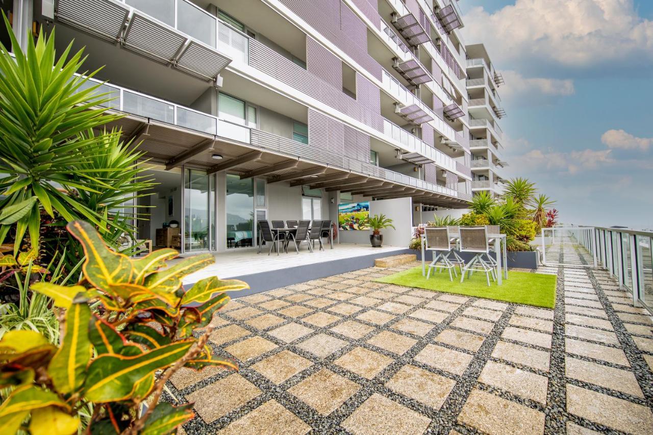 Cairns Waterfront Luxury At Harbourlights Apartment Bagian luar foto